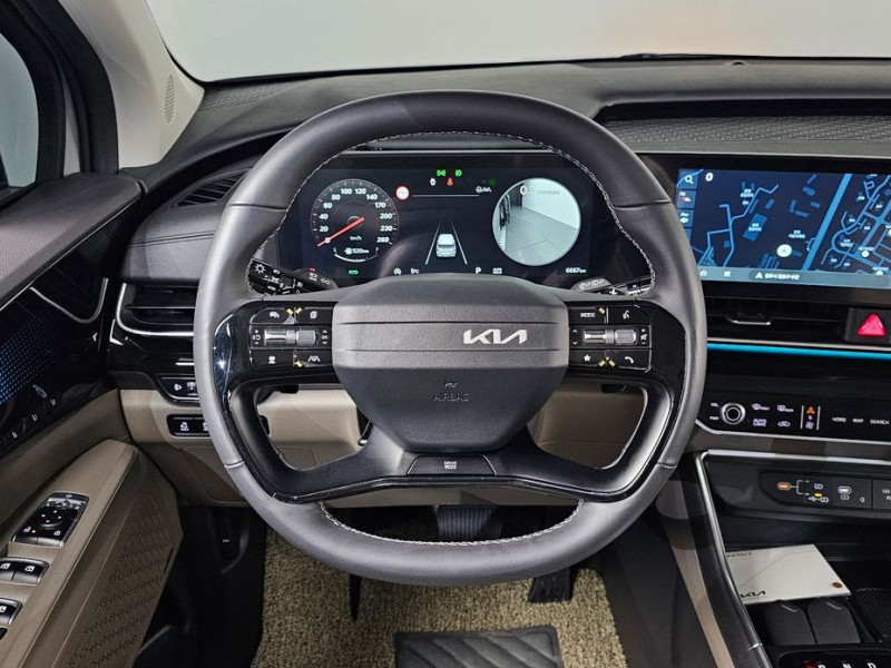 2025 Kia Carnival с пробегом 6 667 км