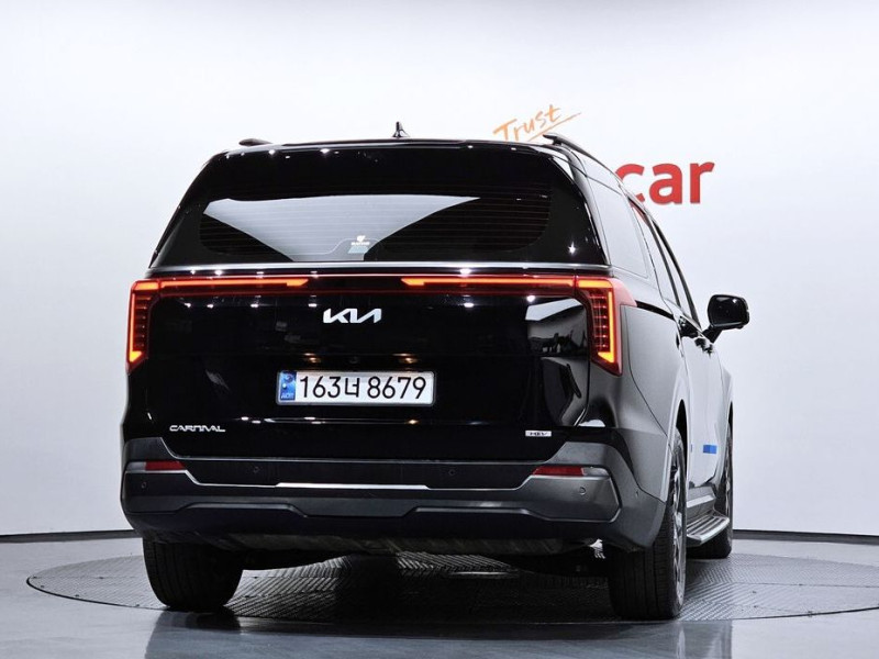2024 Kia Carnival с пробегом 28 780 км
