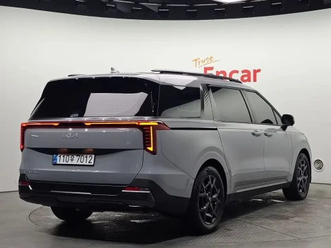 2024 Kia Carnival с пробегом 32 869 км