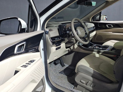 2024 Kia Carnival с пробегом 5 158 км