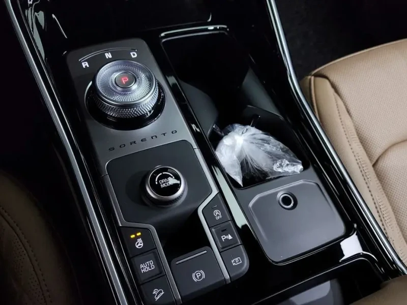 2024 Kia Sorento с пробегом 14 610 км