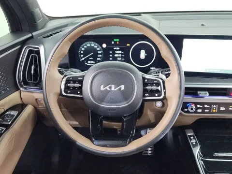 2024 Kia Sorento с пробегом 14 610 км
