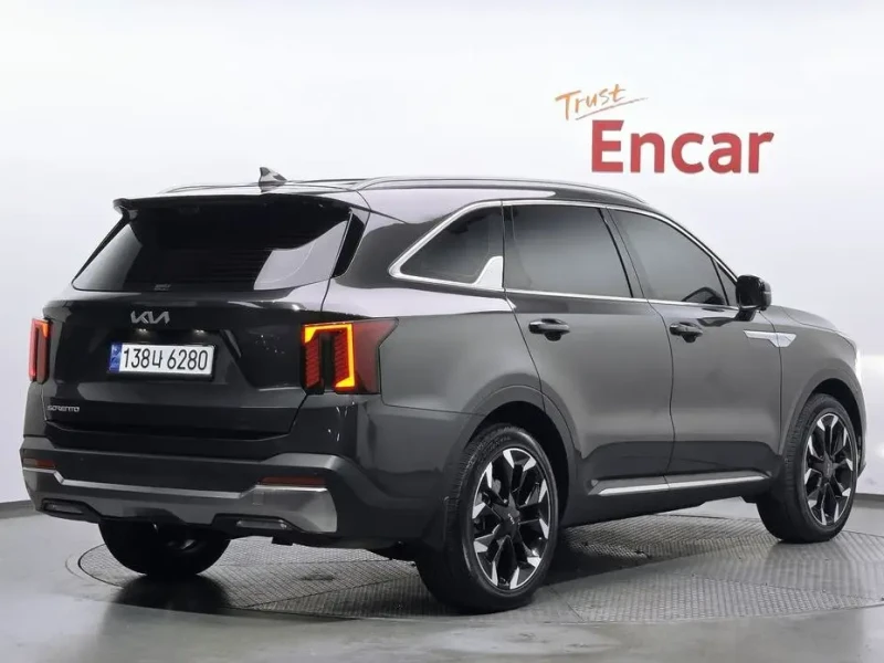 2023 Kia Sorento с пробегом 19 595 км