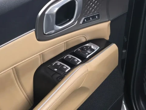 2023 Kia Sorento с пробегом 19 595 км