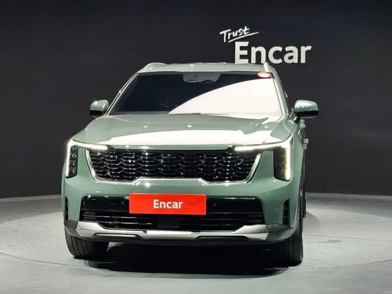 2025 Kia Sorento с пробегом 10 049 км