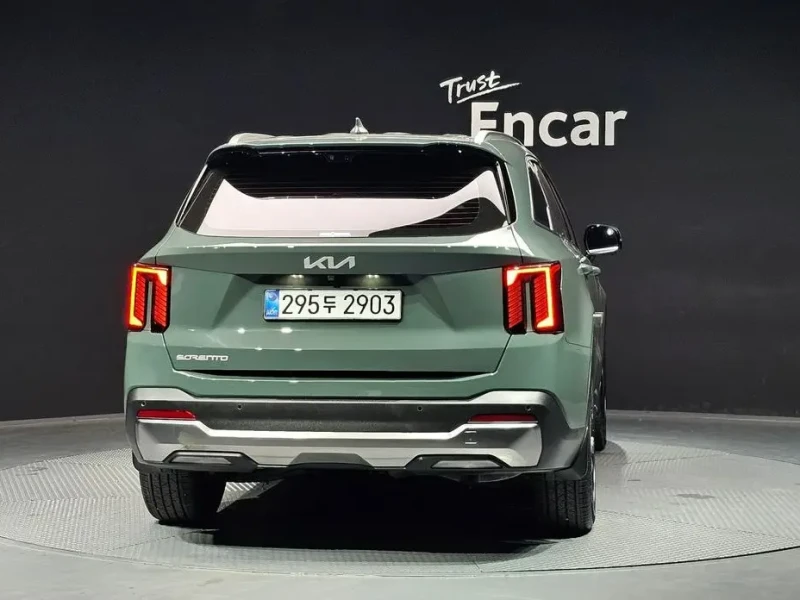 2025 Kia Sorento с пробегом 10 049 км