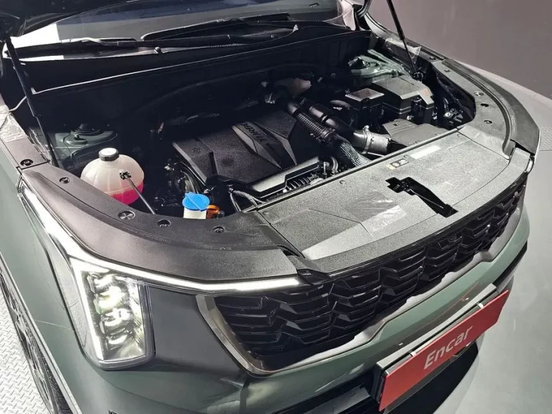 2025 Kia Sorento с пробегом 10 049 км