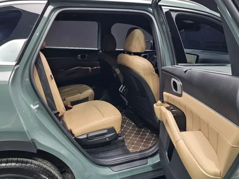 2025 Kia Sorento с пробегом 10 049 км