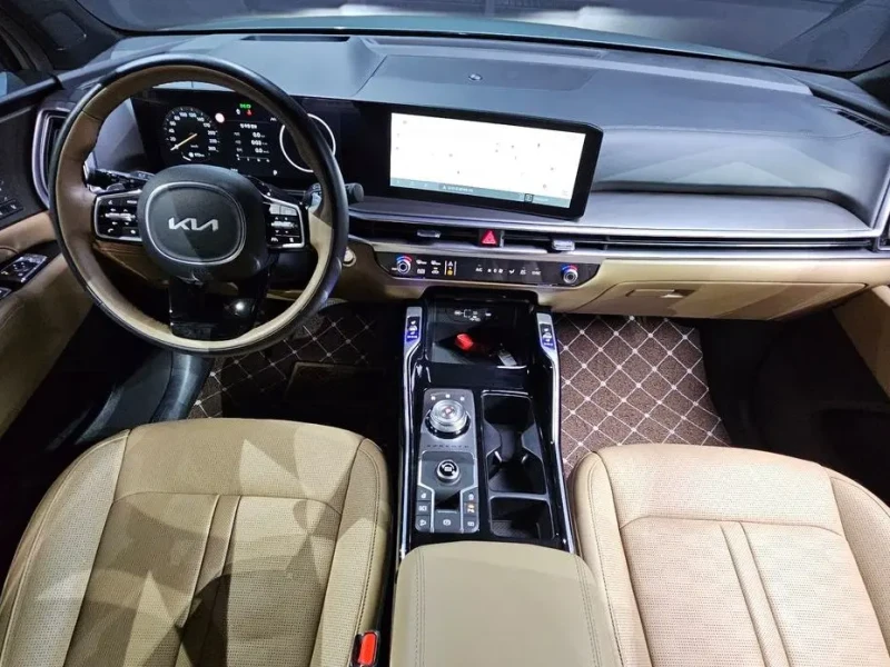 2025 Kia Sorento с пробегом 10 049 км