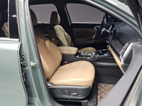 2025 Kia Sorento с пробегом 10 049 км