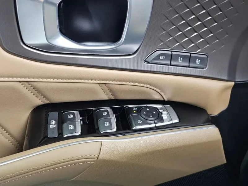 2025 Kia Sorento с пробегом 10 049 км