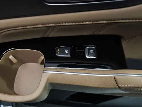 2025 Kia Sorento с пробегом 10 049 км