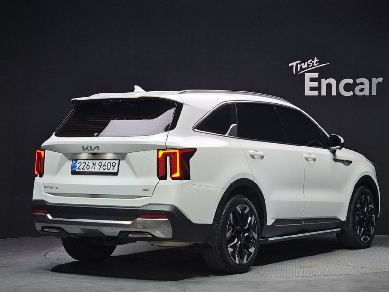 2025 Kia Sorento с пробегом 8 864 км