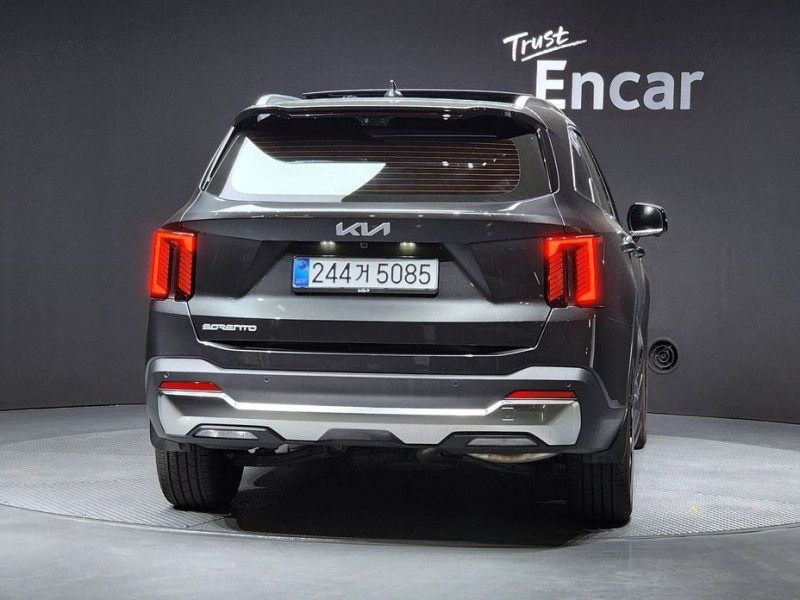 2025 Kia Sorento с пробегом 18 973 км