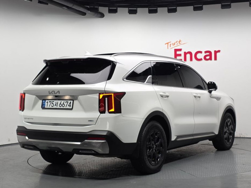 2024 Kia Sorento с пробегом 22 176 км