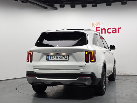 2024 Kia Sorento с пробегом 22 176 км