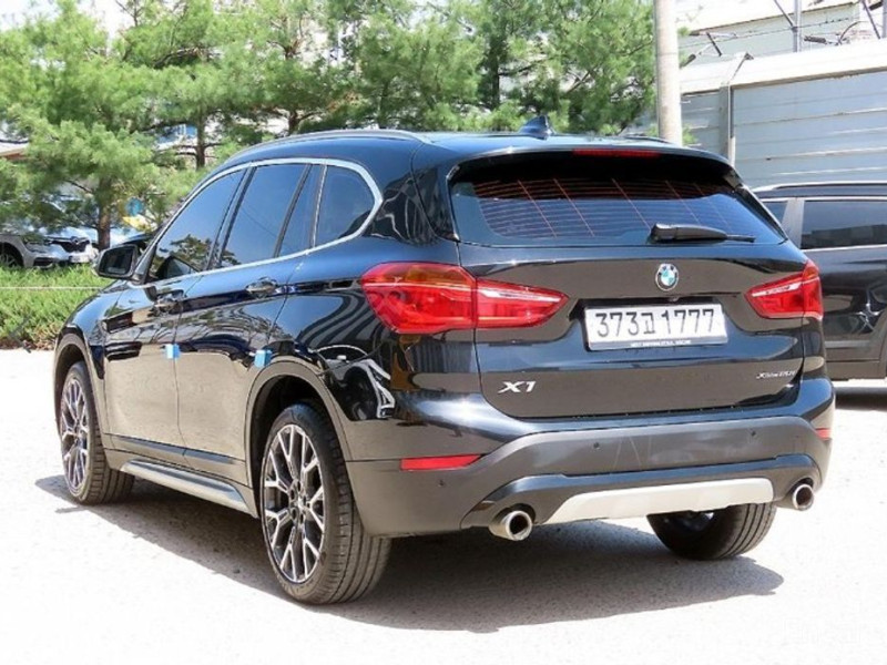 2022 BMW X1 с пробегом 77 635 км