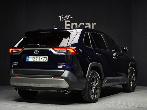 2022 Toyota RAV4 с пробегом 67 877 км