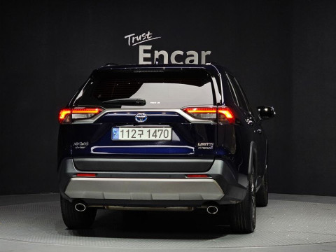 2022 Toyota RAV4 с пробегом 67 877 км