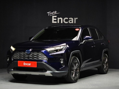 2022 Toyota RAV4 с пробегом 67 877 км