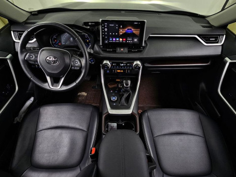 2022 Toyota RAV4 с пробегом 67 877 км