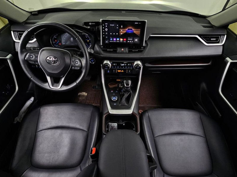 2022 Toyota RAV4 с пробегом 67 877 км