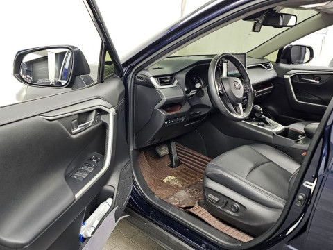 2022 Toyota RAV4 с пробегом 67 877 км