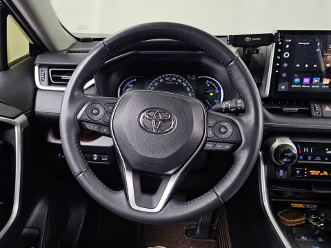 2022 Toyota RAV4 с пробегом 67 877 км