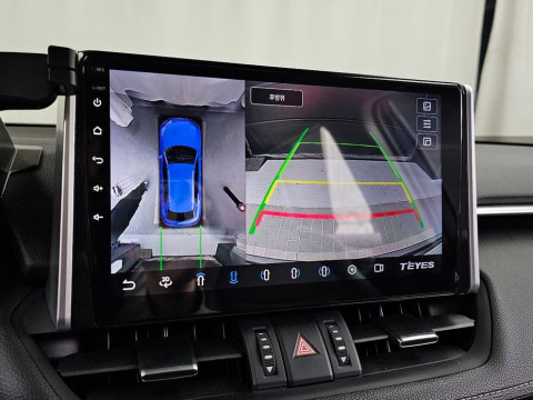 2022 Toyota RAV4 с пробегом 67 877 км