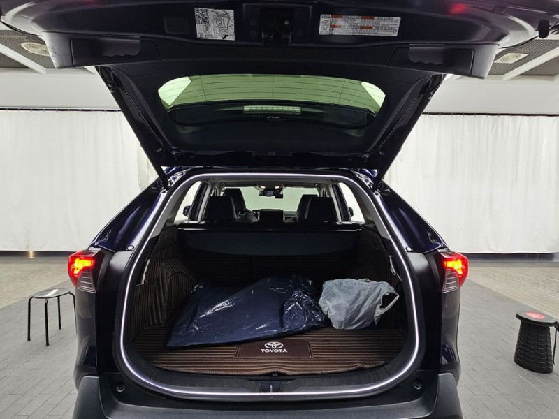 2022 Toyota RAV4 с пробегом 67 877 км