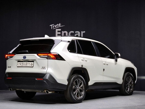 2022 Toyota RAV4 с пробегом 17 223 км