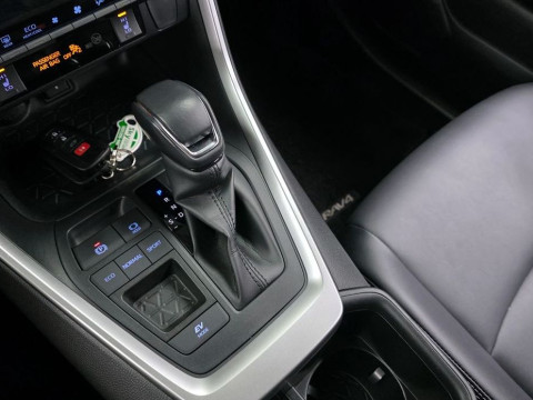 2022 Toyota RAV4 с пробегом 17 223 км