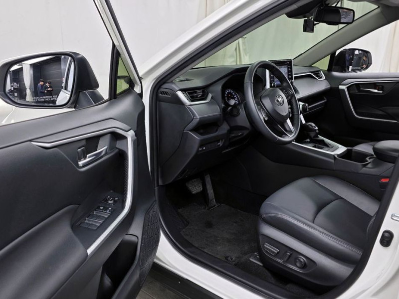 2022 Toyota RAV4 с пробегом 17 223 км