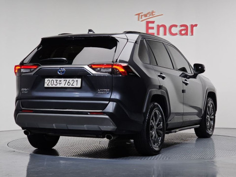 2023 Toyota RAV4 с пробегом 36 434 км