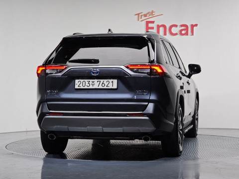 2023 Toyota RAV4 с пробегом 36 434 км