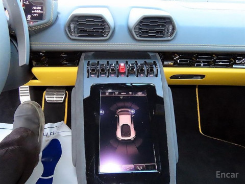 2023 Lamborghini Huracán с пробегом 8 043 км