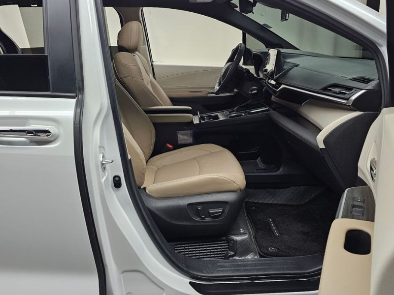 2023 Toyota Sienna с пробегом 12 710 км