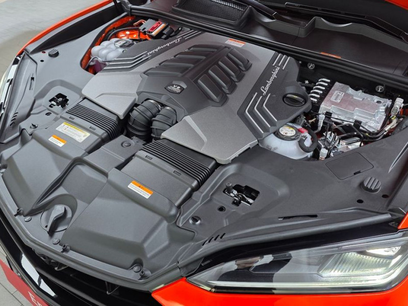 2025 Lamborghini Urus с пробегом 51 км