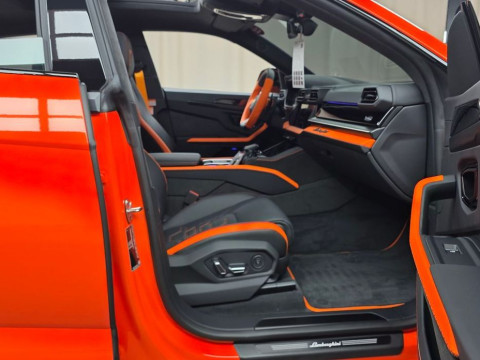 2025 Lamborghini Urus с пробегом 51 км