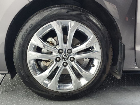 2023 Toyota Sienna с пробегом 49 958 км