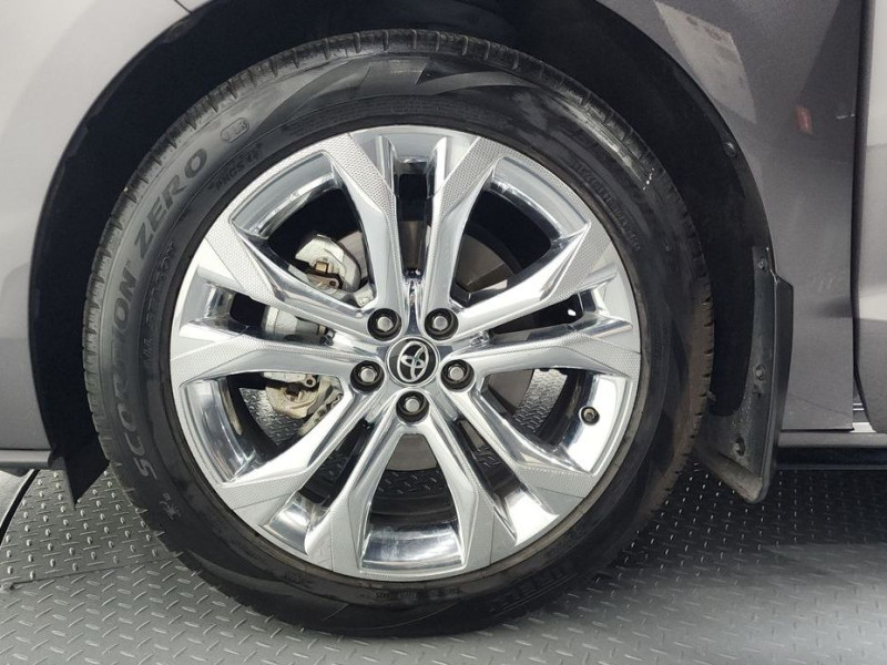 2023 Toyota Sienna с пробегом 49 958 км