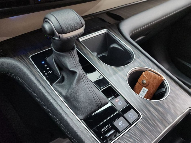 2023 Toyota Sienna с пробегом 49 958 км