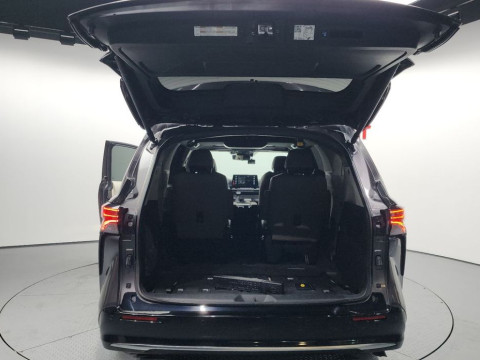 2023 Toyota Sienna с пробегом 49 958 км