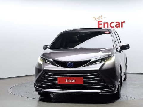 2023 Toyota Sienna с пробегом 81 160 км