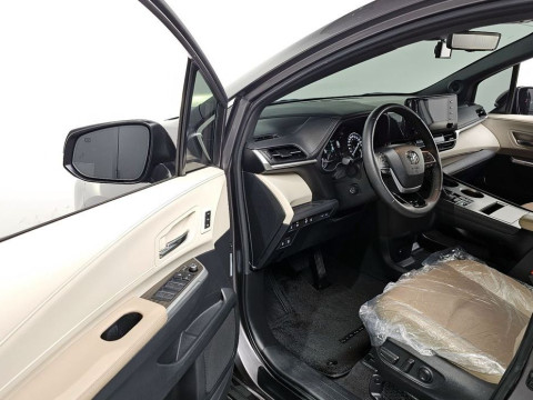 2023 Toyota Sienna с пробегом 81 160 км