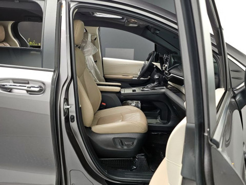 2023 Toyota Sienna с пробегом 81 160 км