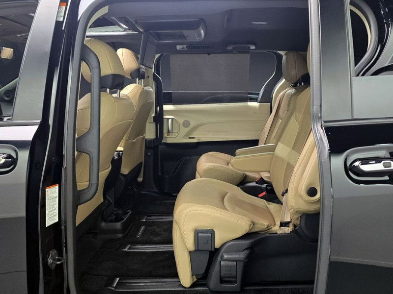 2021 Toyota Sienna с пробегом 47 923 км