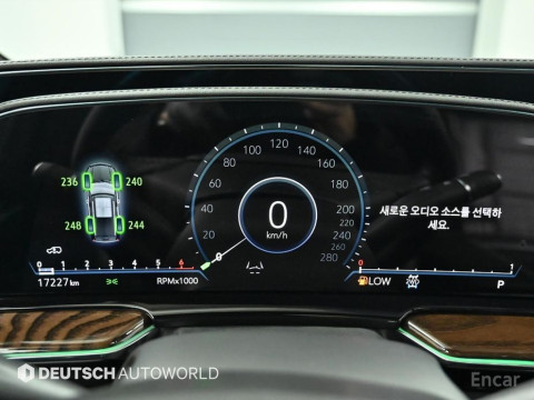 2023 Cadillac Escalade с пробегом 17 218 км