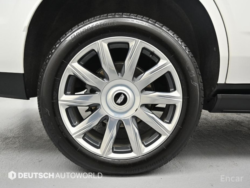 2023 Cadillac Escalade с пробегом 17 218 км