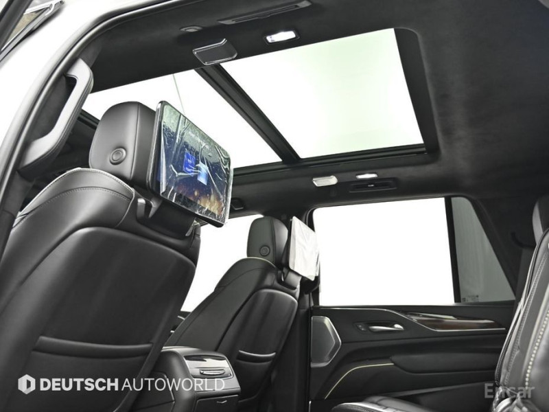 2023 Cadillac Escalade с пробегом 17 218 км